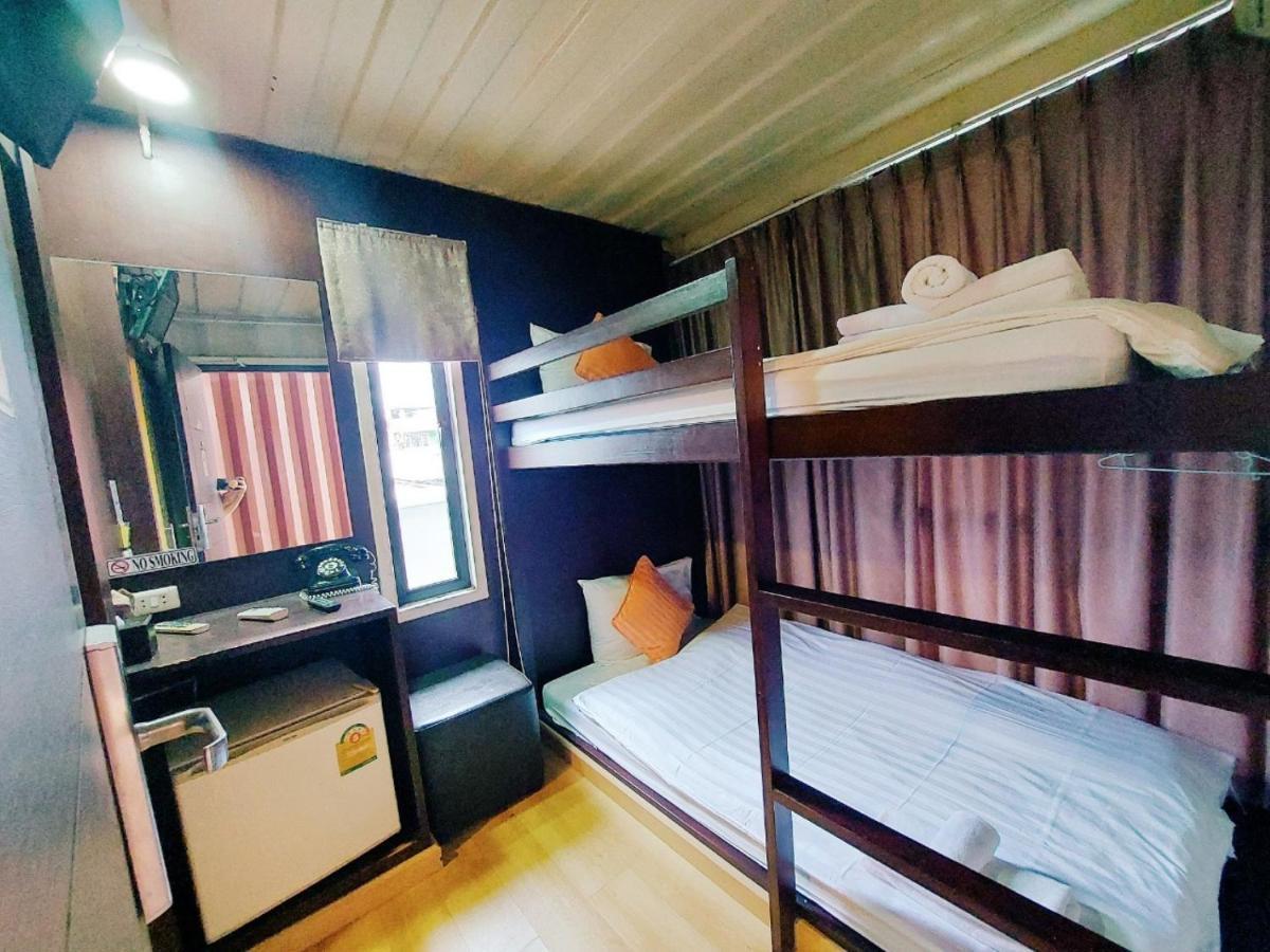 Retro Box Hotel Чумпхон Екстер'єр фото