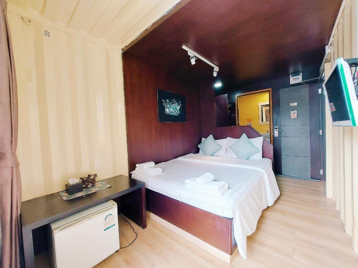 Retro Box Hotel Чумпхон Екстер'єр фото