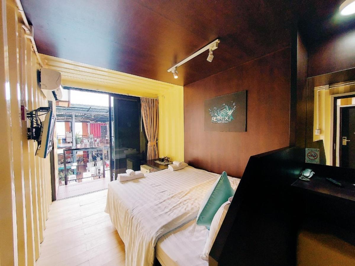 Retro Box Hotel Чумпхон Екстер'єр фото
